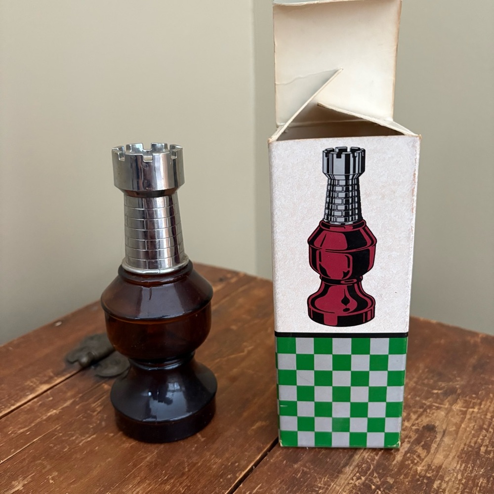 💚Avon Vintage The Rook Chess Piece Bottle